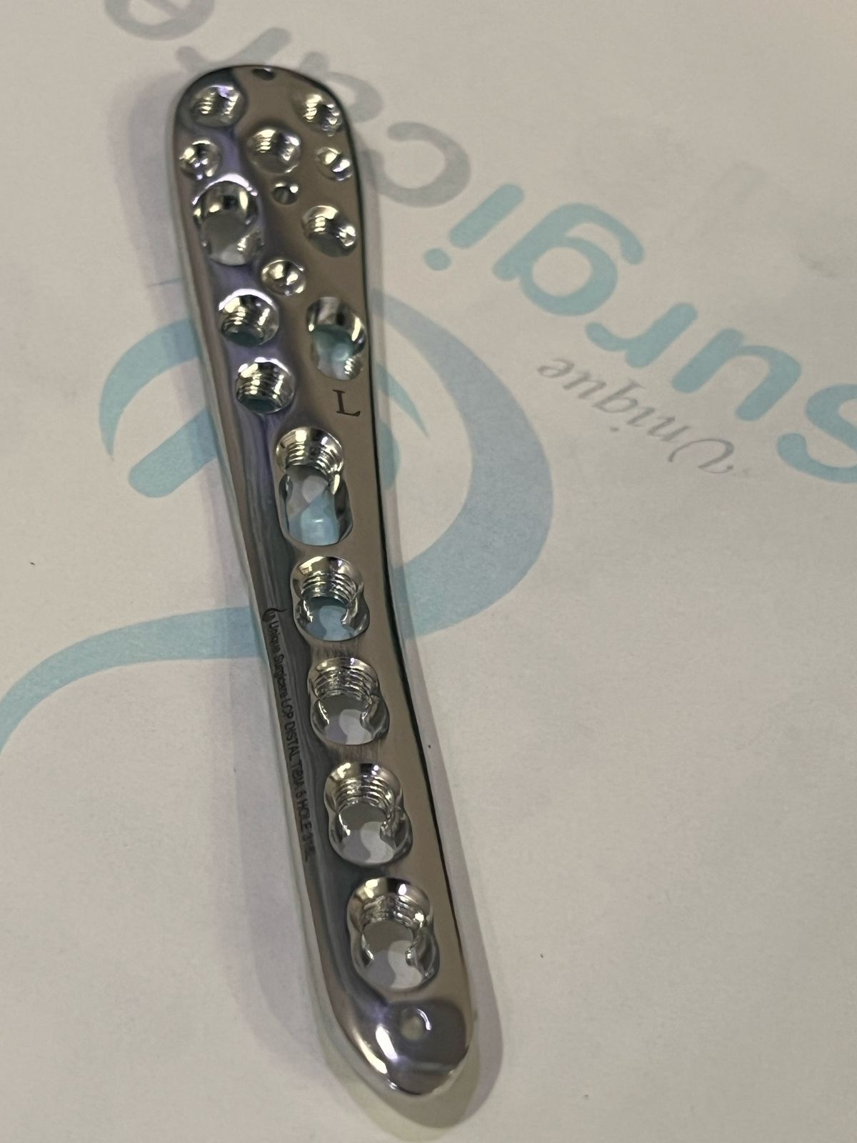 Medial distal end tibial locking plate without tap S.S